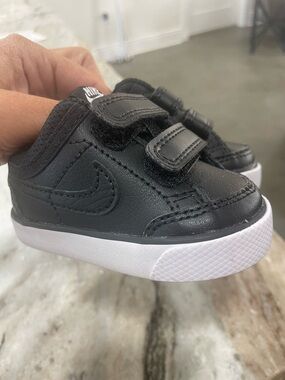 Nike Kids Black Velcro Sneakers with White Sole